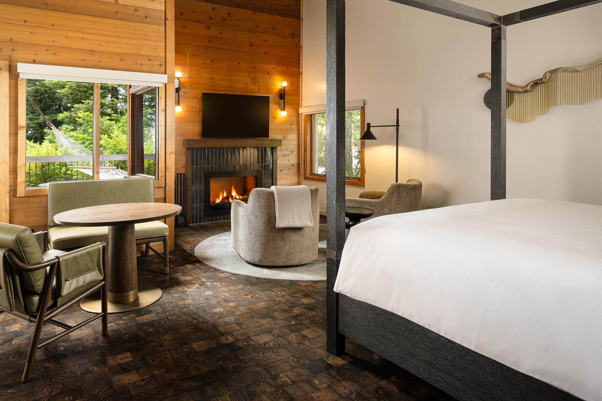 /images/stay/Big Sur Spa Suite Bedroom.jpg
